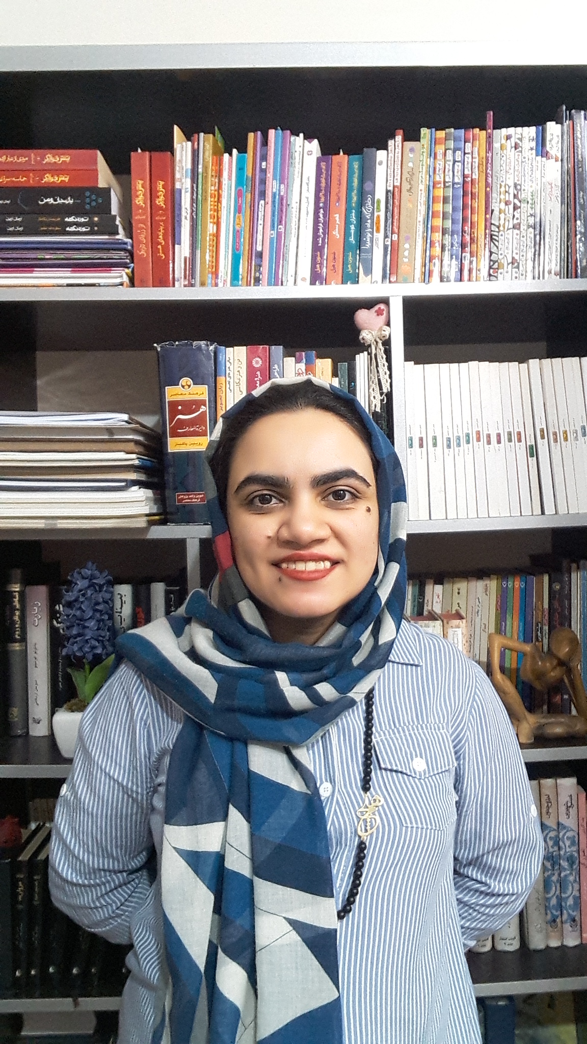 nafise dastoorani